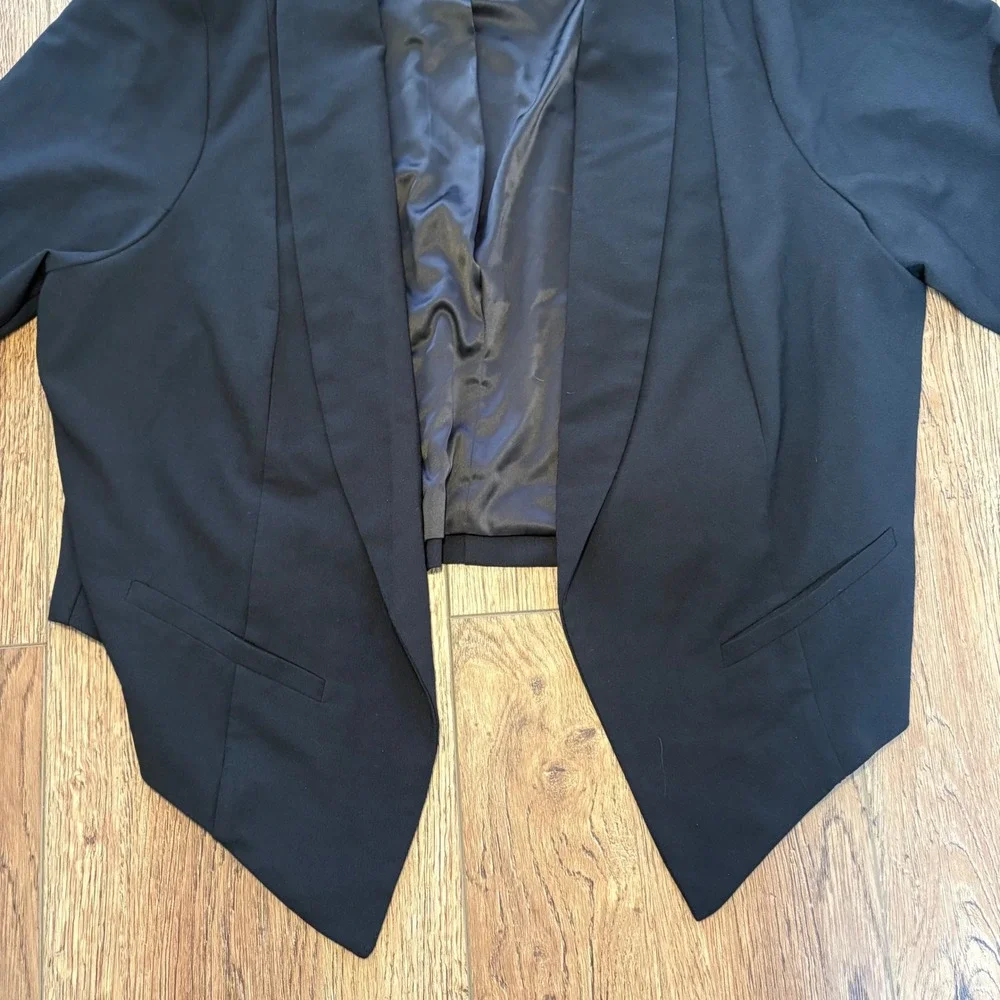 Torrid Deluxe Stretch Ruched Sleeved Black Blazer Drape Front Womens Size 2 Plus